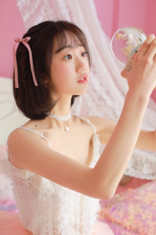 大龟慢慢挺进女友闺蜜的体内视频